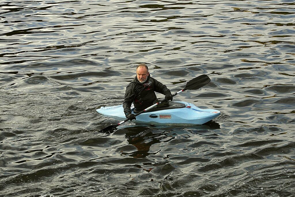 kayak single, rower, water river