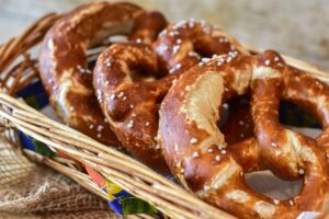 pretzels, bread, food